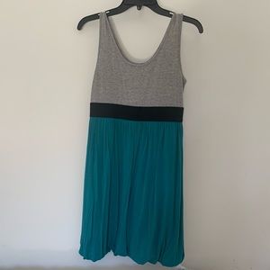 Block color dress